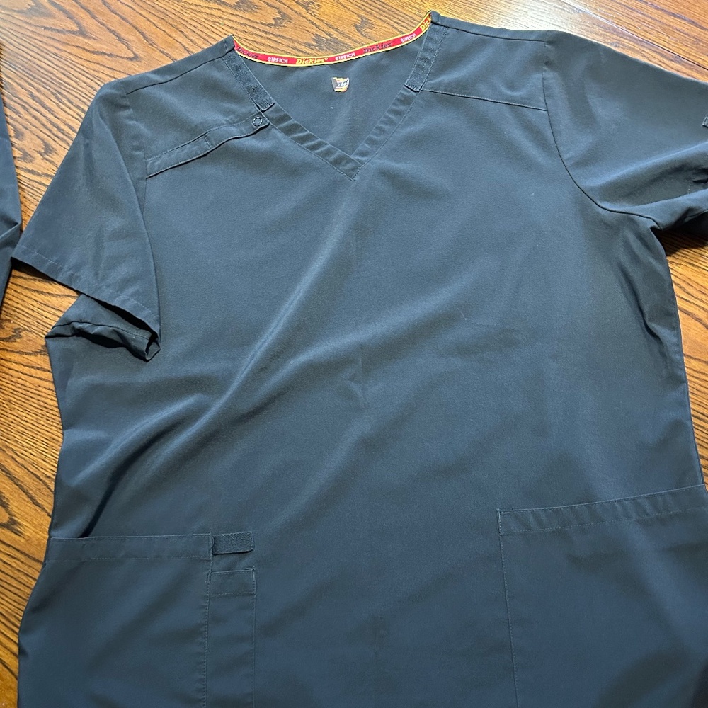 Women’s scrub set